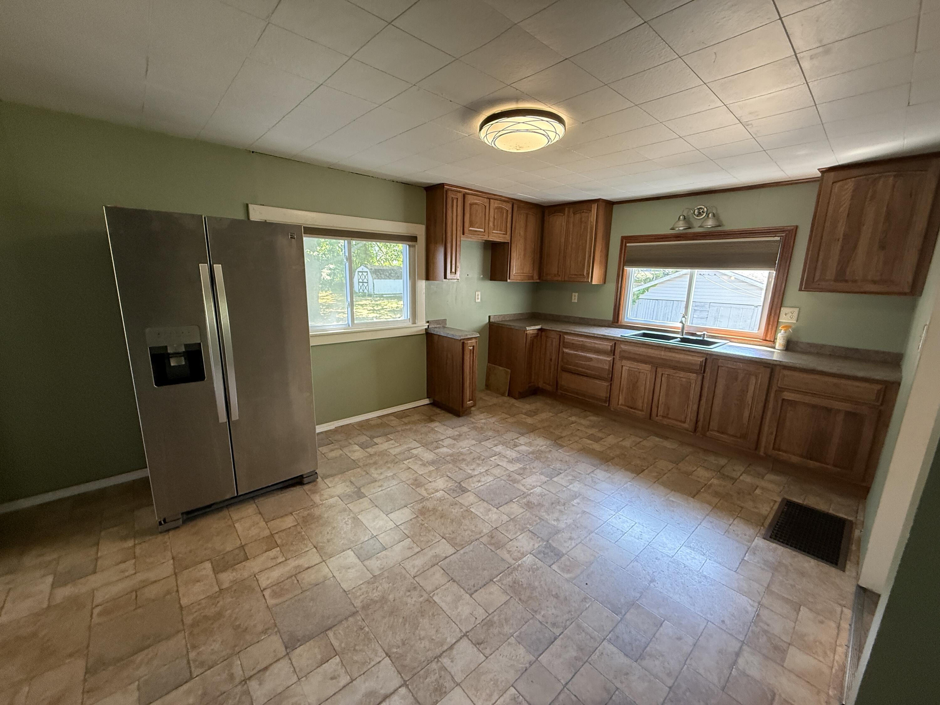 905 N Gaylord Avenue Ludington MI 49431