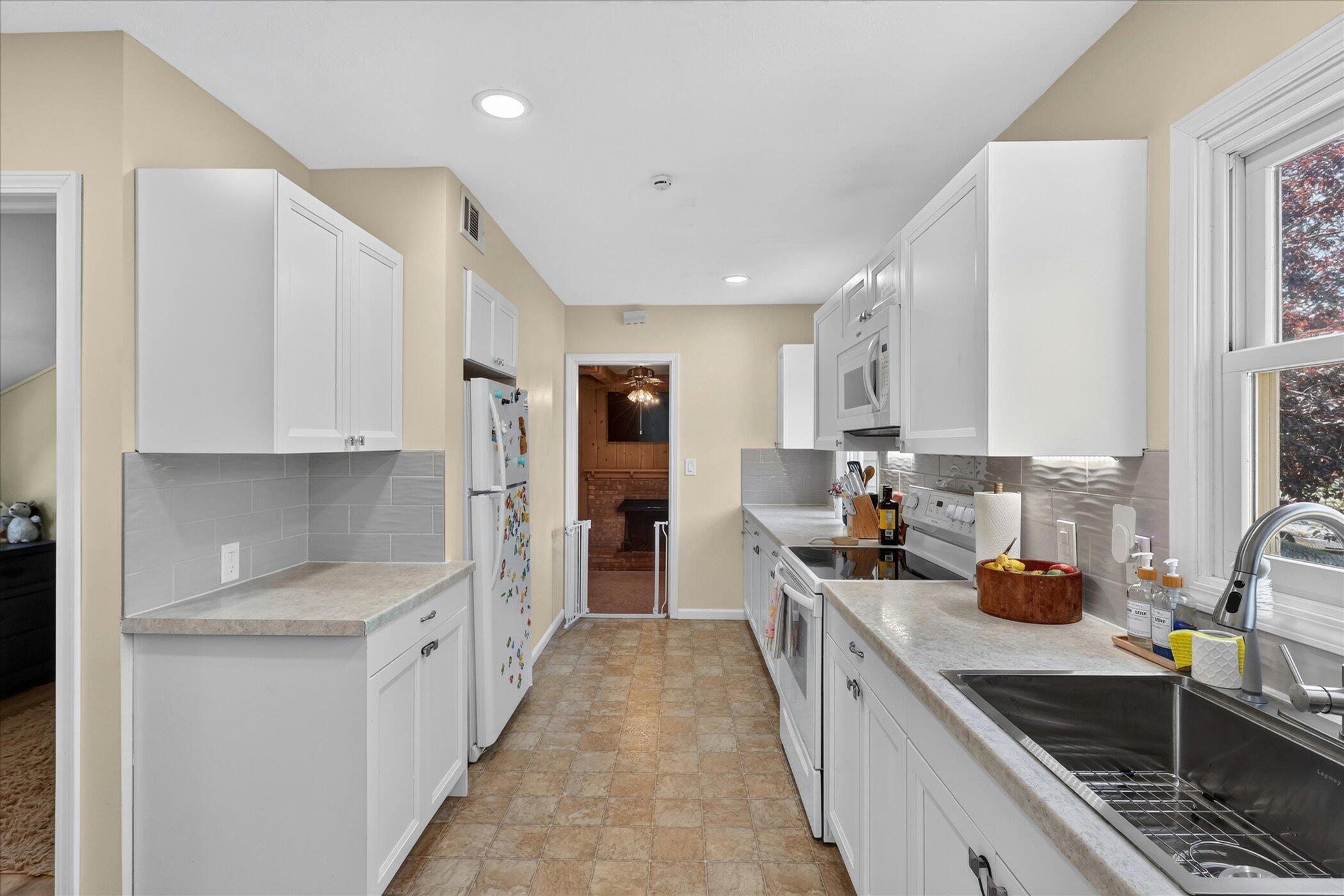 236 Mcconnell Avenue Muskegon MI 49445