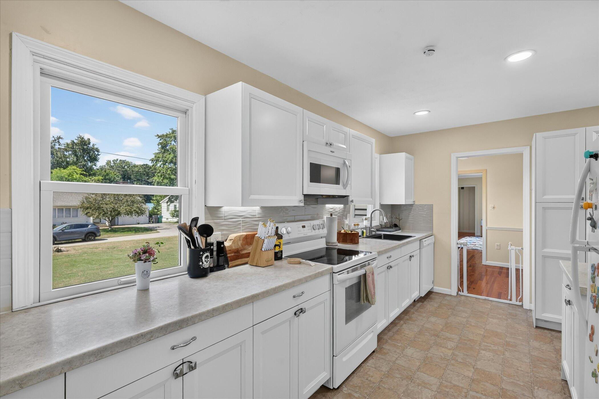 236 Mcconnell Avenue Muskegon MI 49445