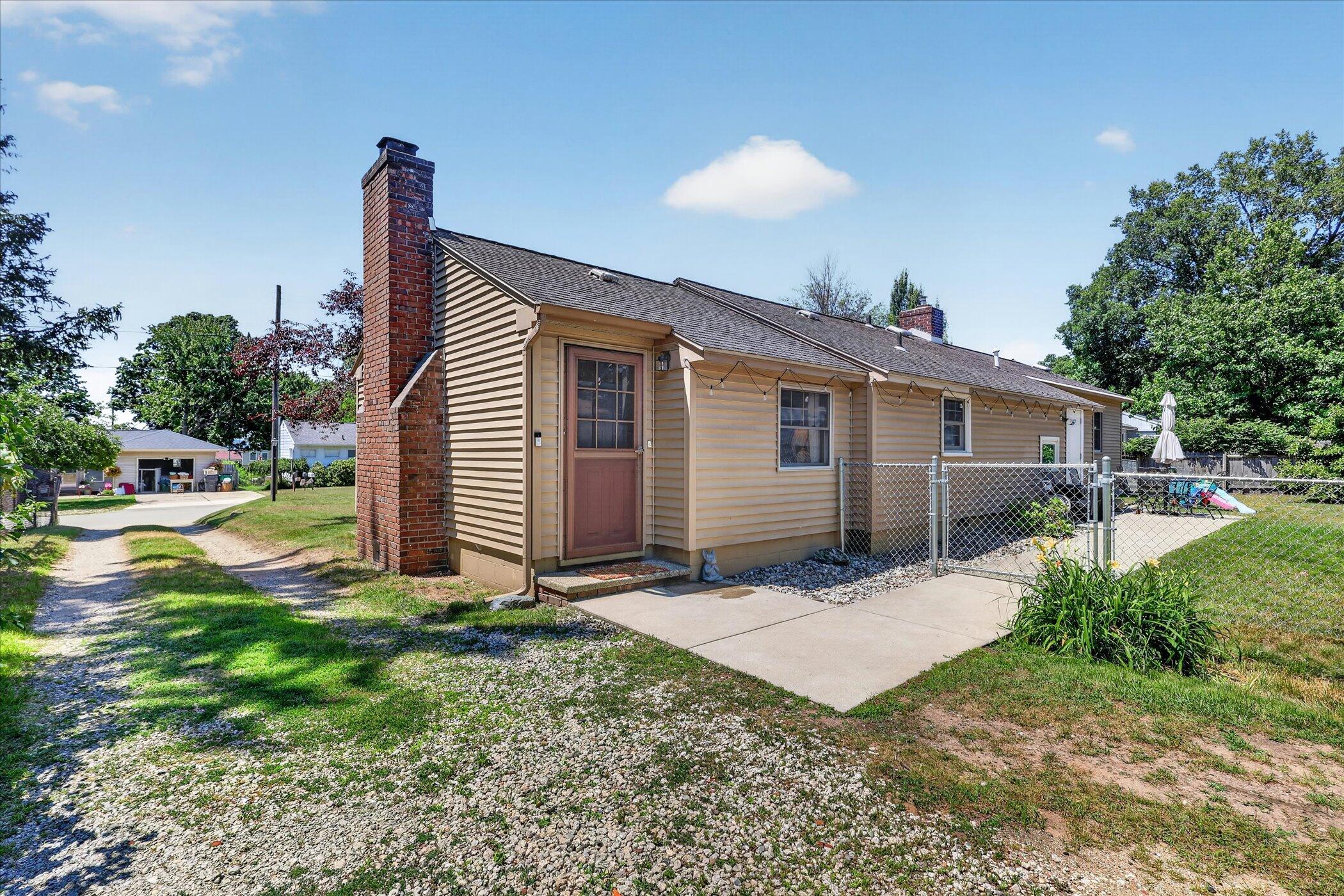 236 Mcconnell Avenue Muskegon MI 49445