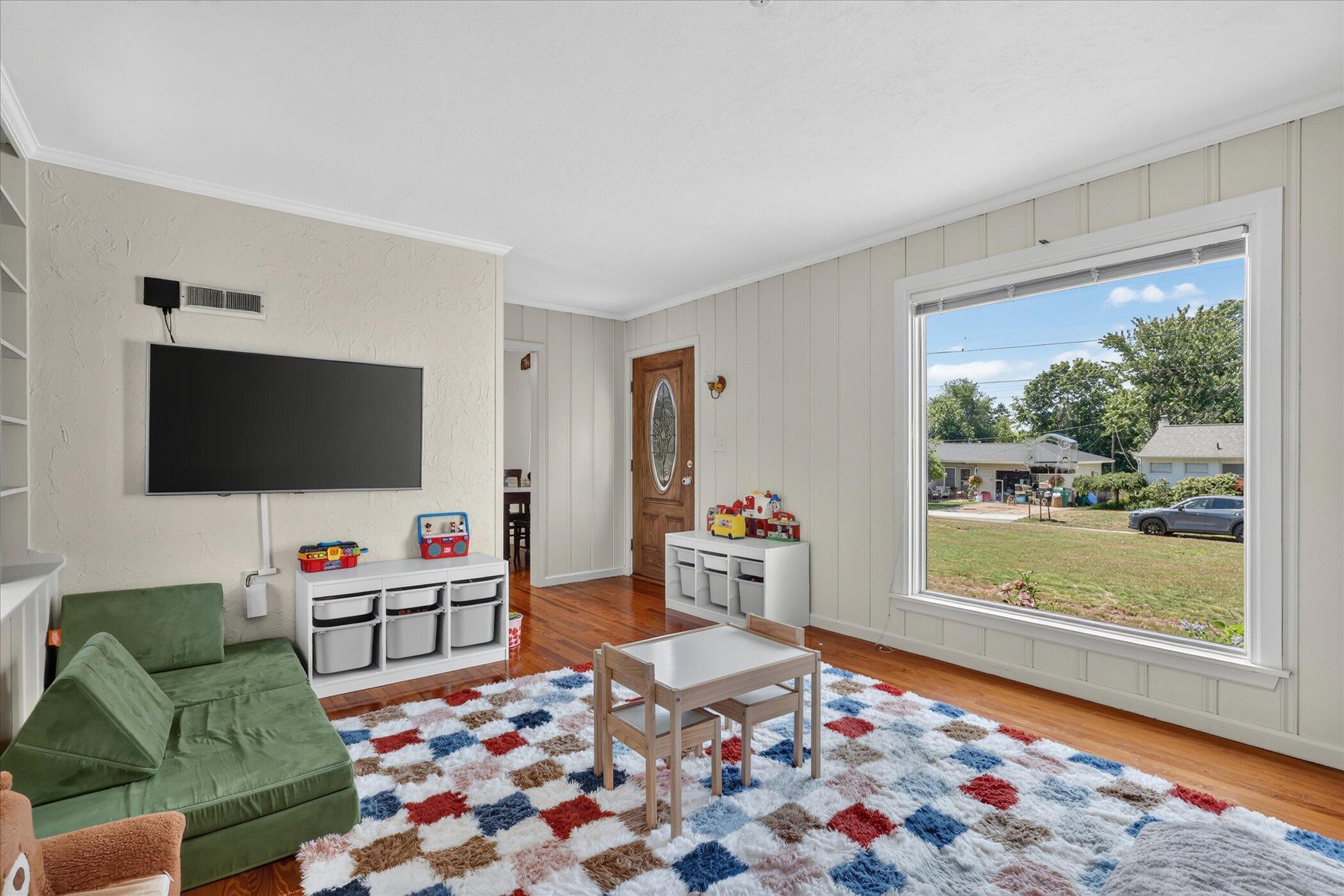 236 Mcconnell Avenue Muskegon MI 49445