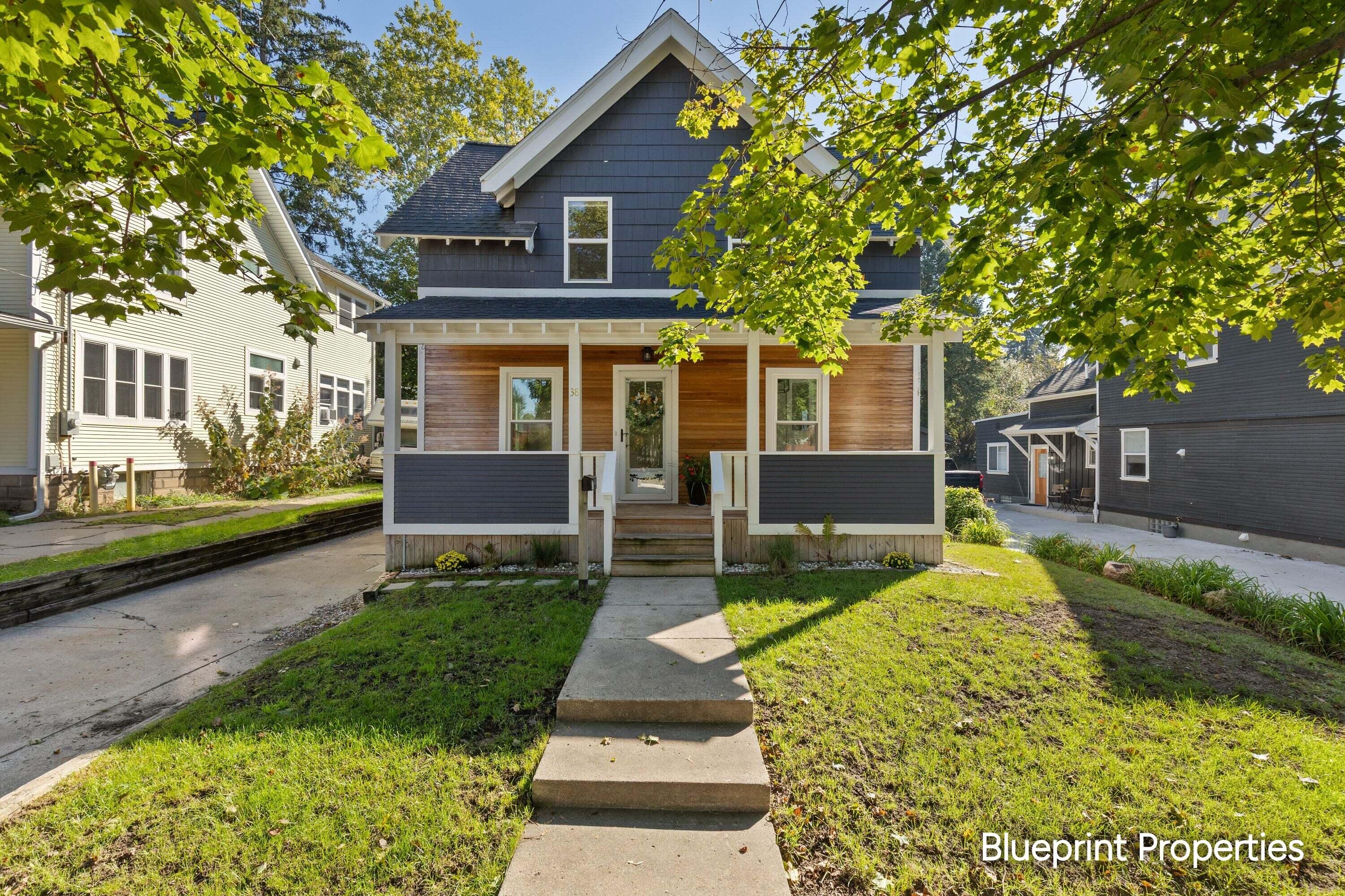 38 Benjamin Avenue NE Grand Rapids MI 49503
