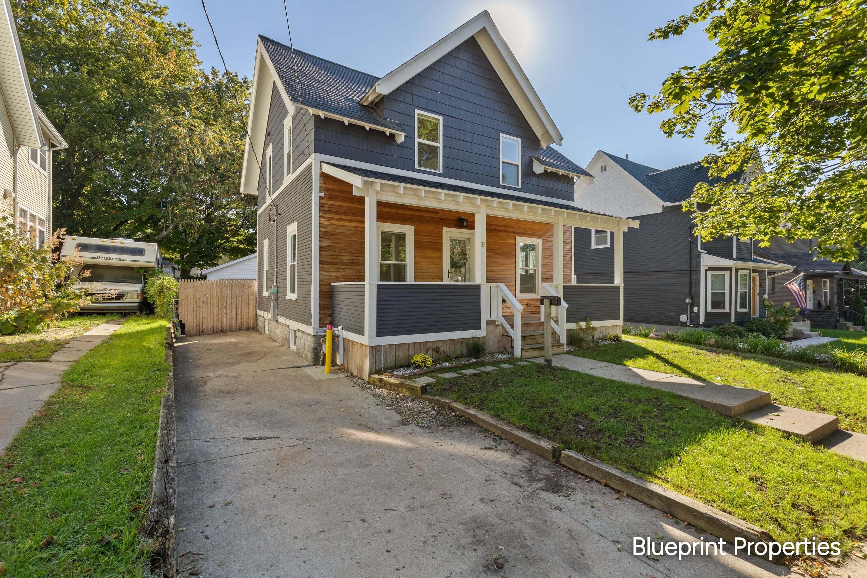 38 Benjamin Avenue NE Grand Rapids MI 49503