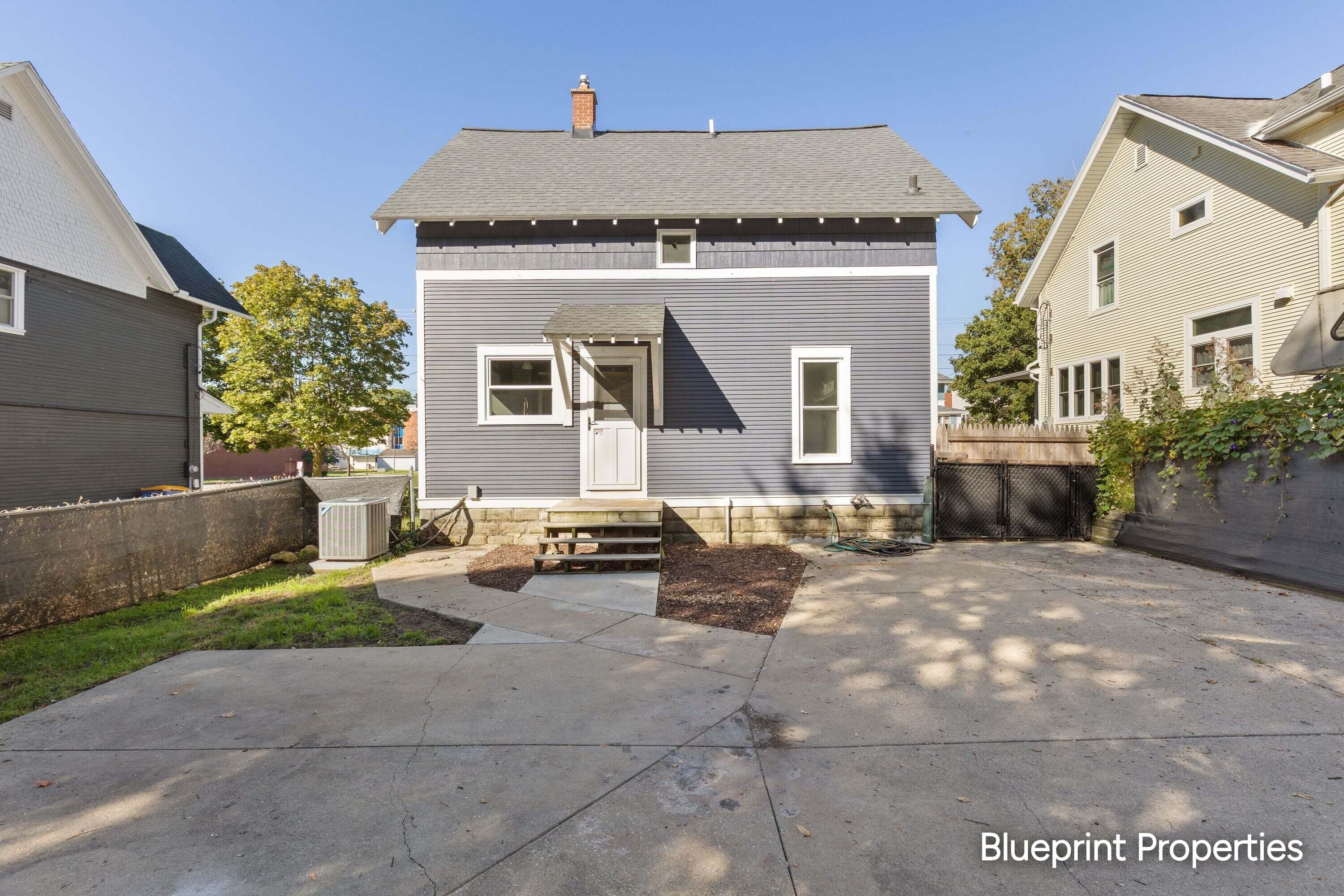 38 Benjamin Avenue NE Grand Rapids MI 49503