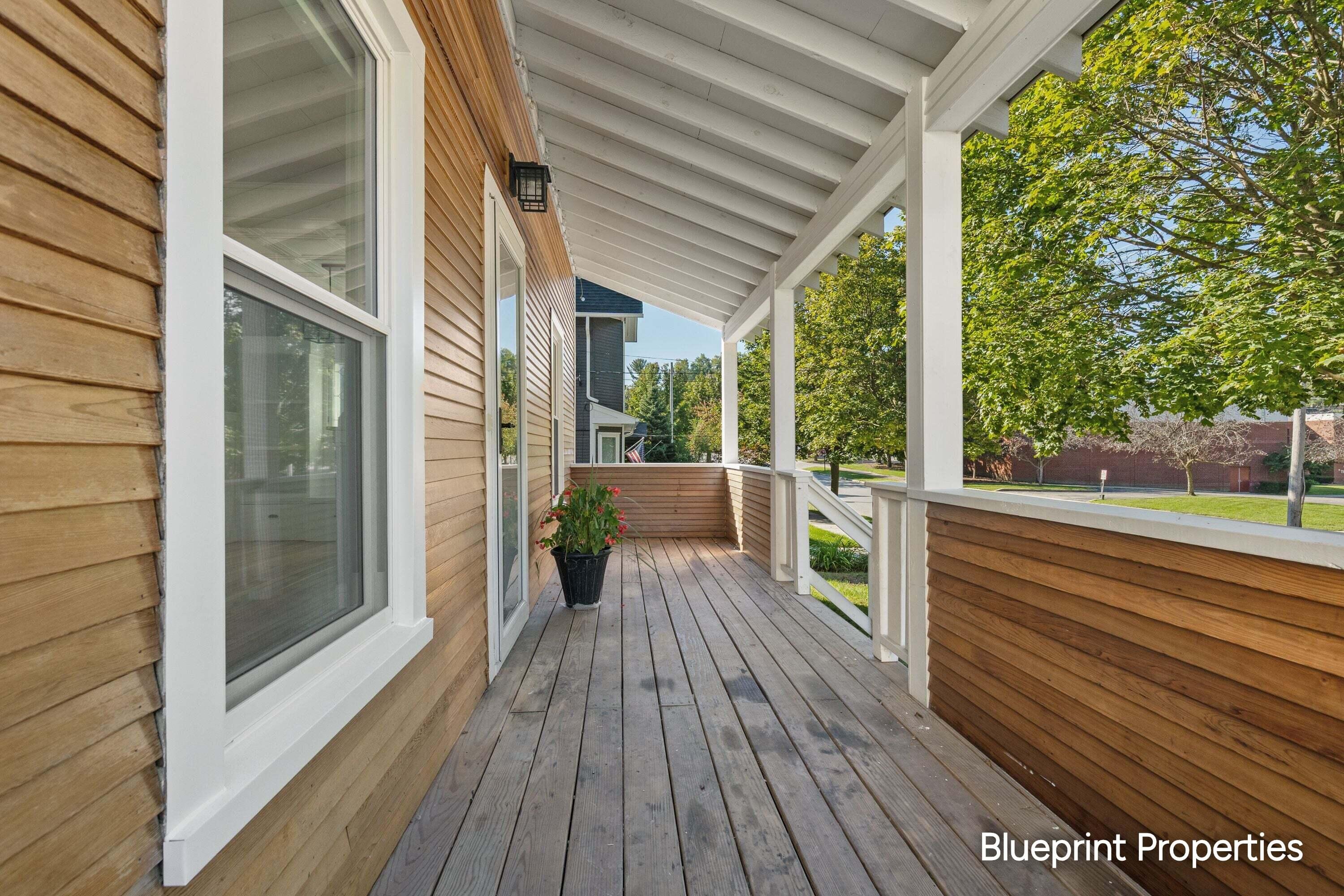 38 Benjamin Avenue NE Grand Rapids MI 49503