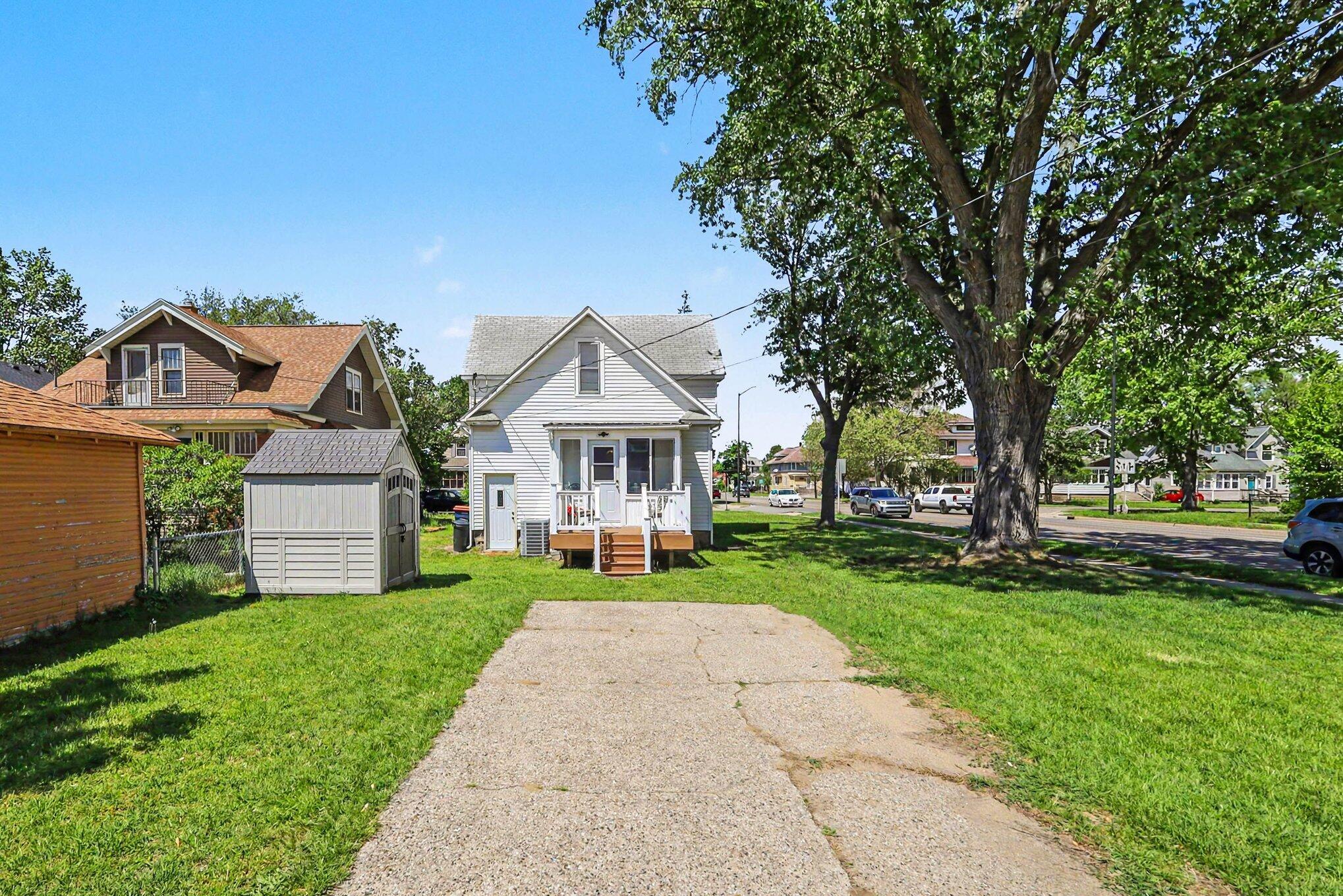 40 W 18th Street Holland MI 49423