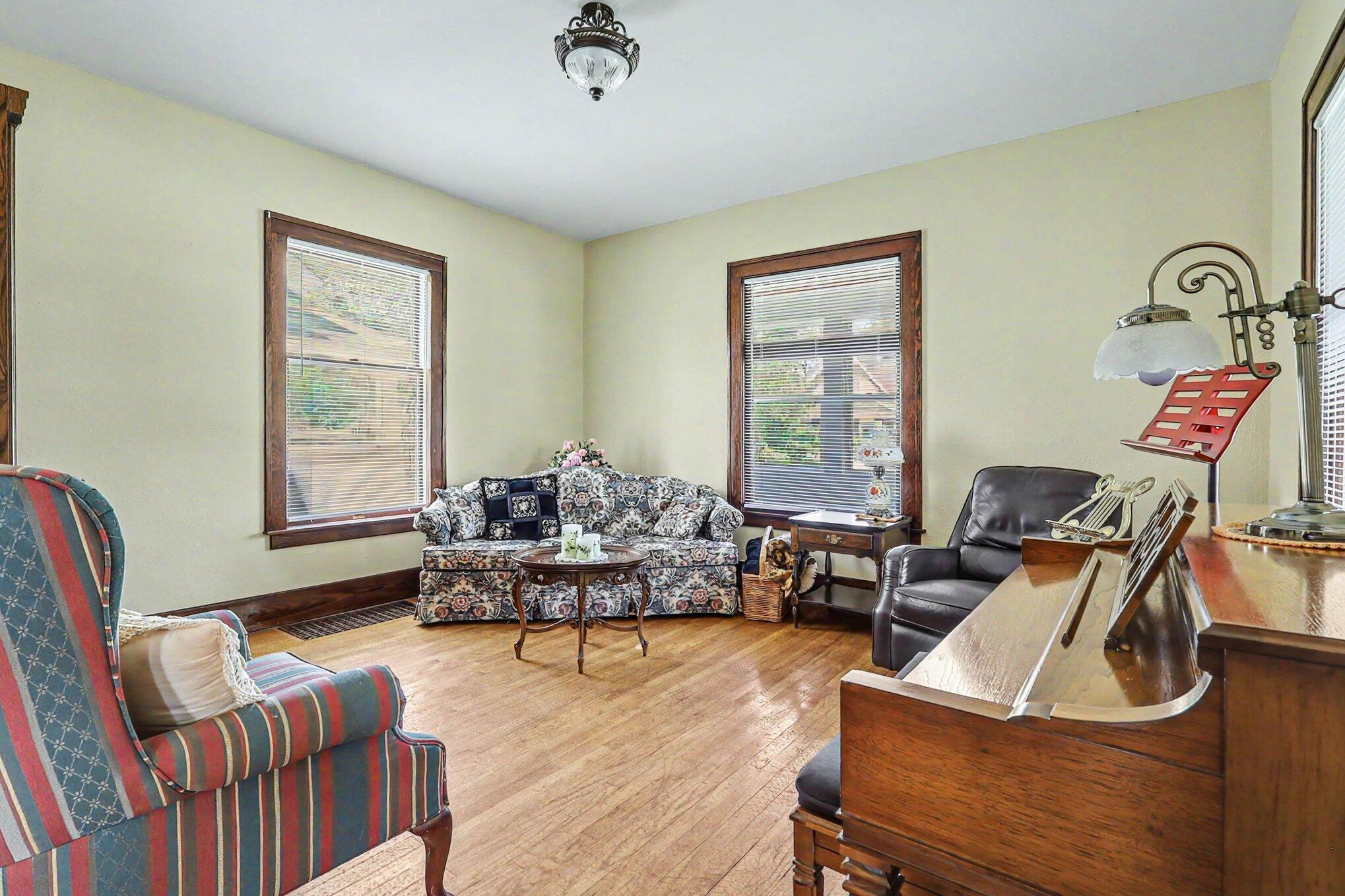 40 W 18th Street Holland MI 49423