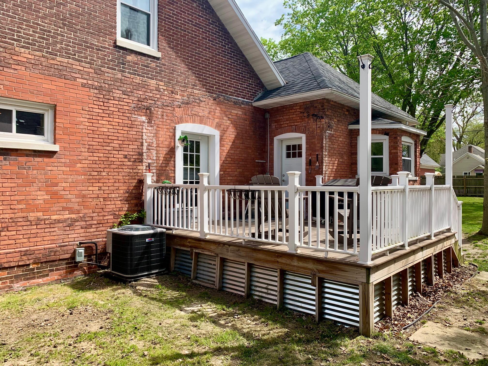 406 N Rowe Street Ludington MI 49431