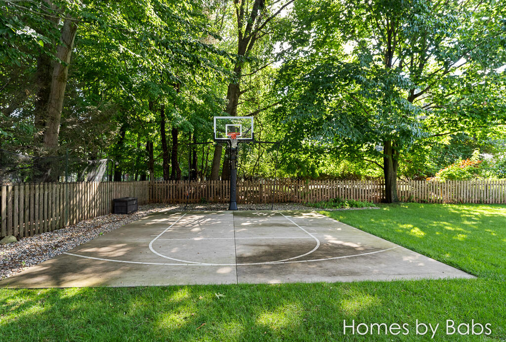 4490 Birchwood Court Muskegon MI 49441