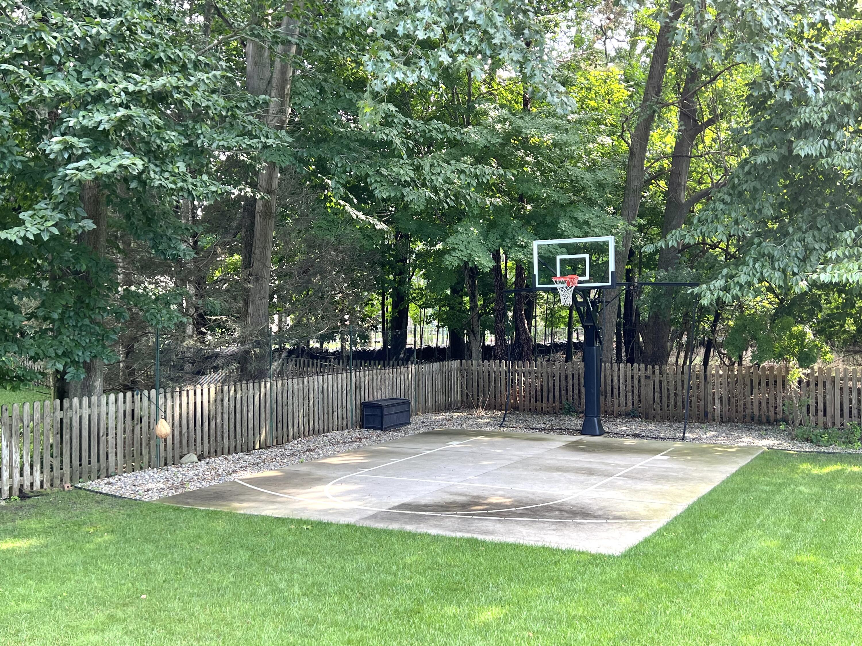 4490 Birchwood Court Muskegon MI 49441