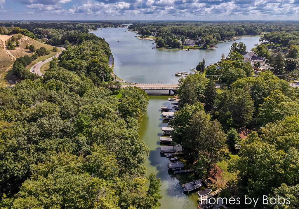 4490 Birchwood Court Muskegon MI 49441