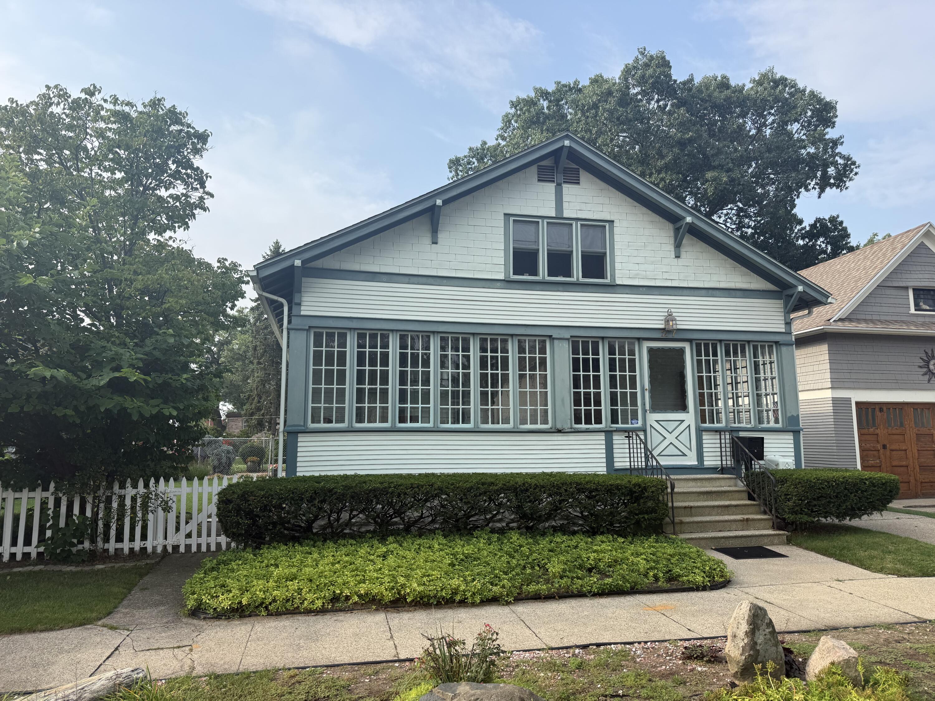 27 E Southern Avenue Muskegon MI 49442