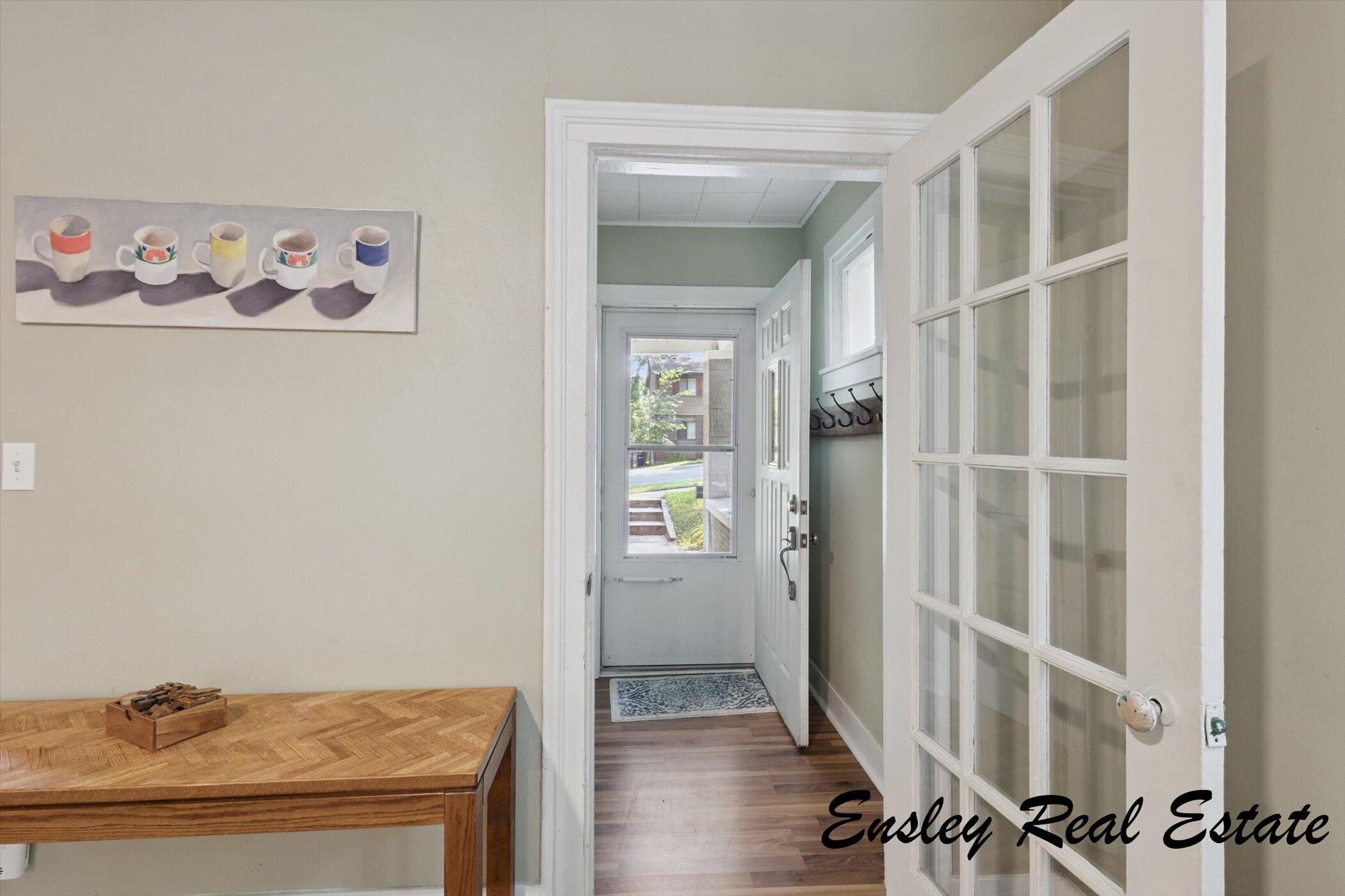 911 Emerald Avenue NE Grand Rapids MI 49503