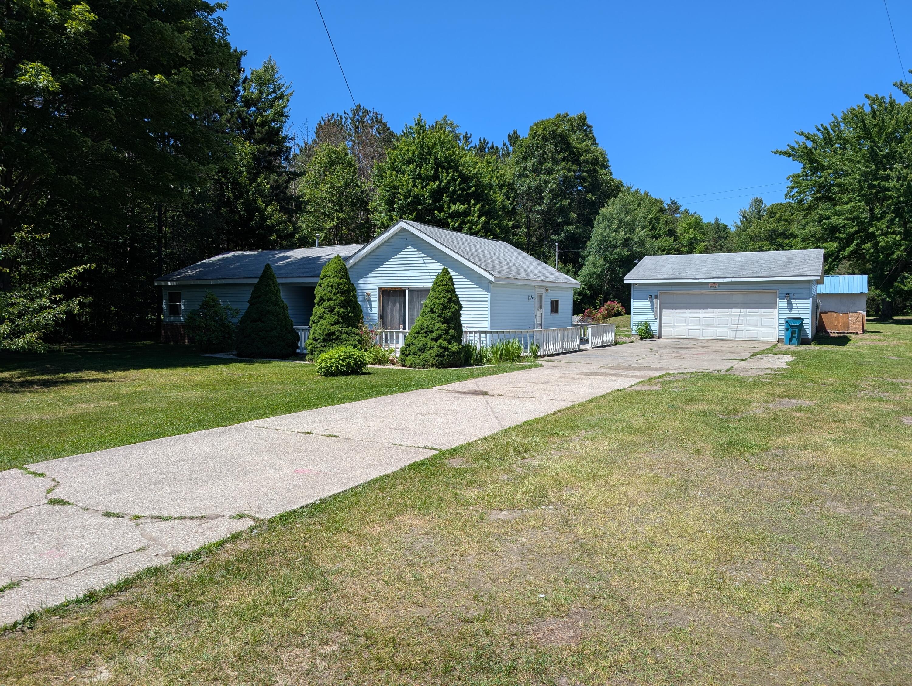 4460 W River Road Muskegon MI 49445
