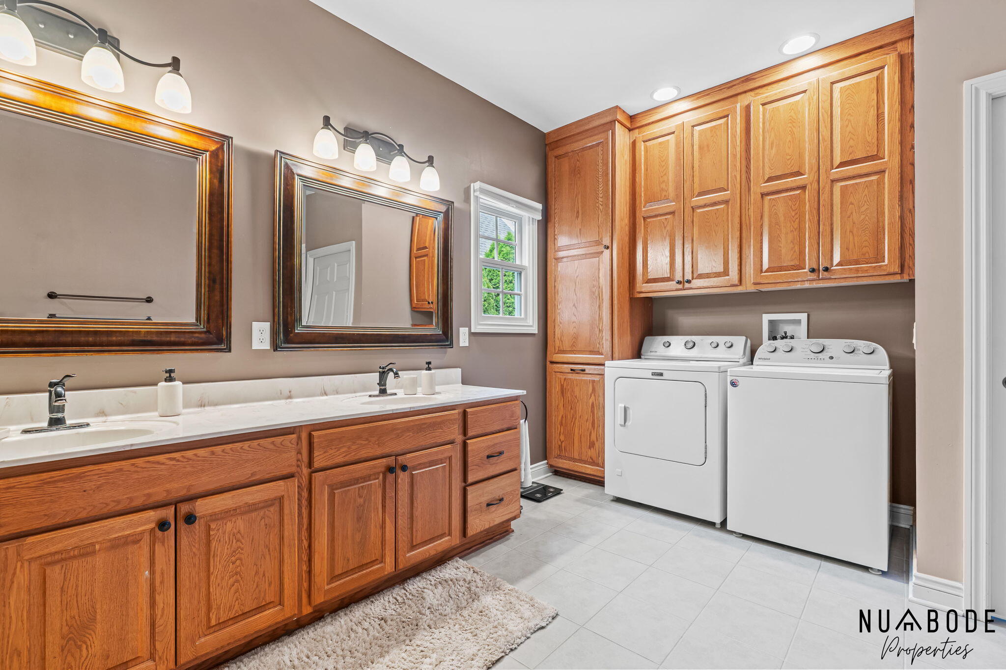 4082 Oakharbor Street Kalamazoo MI 49009