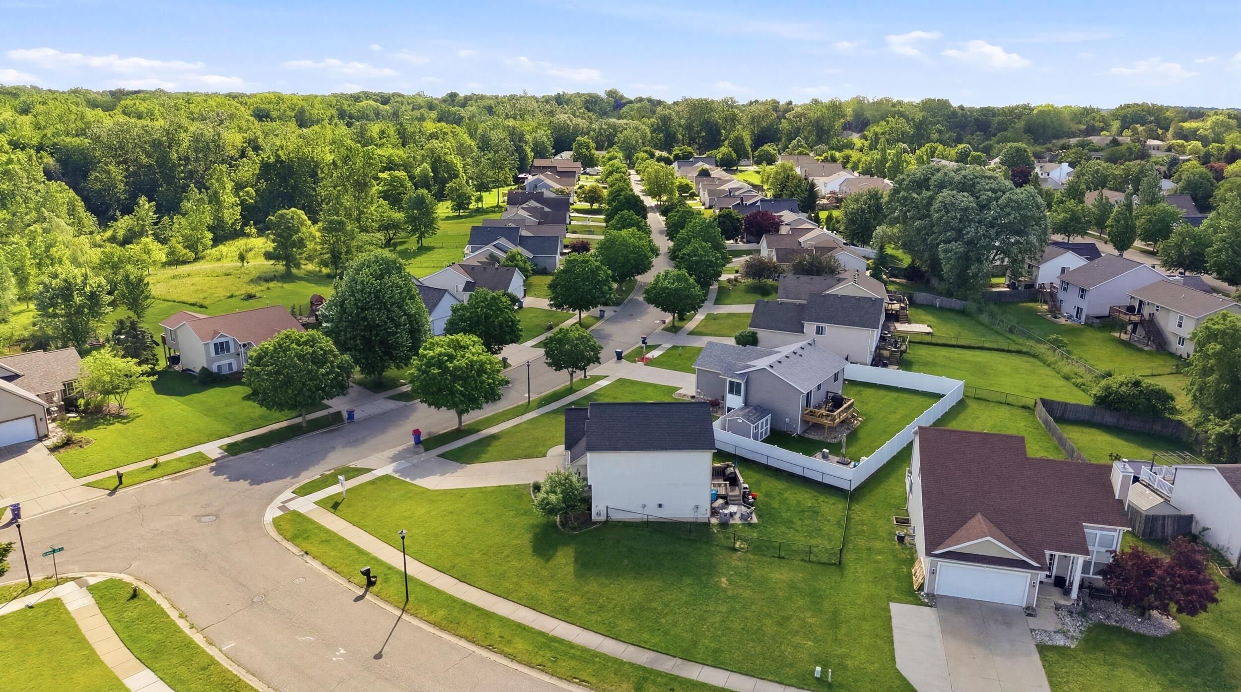 730 Splitrail Avenue NW Grand Rapids MI 49504