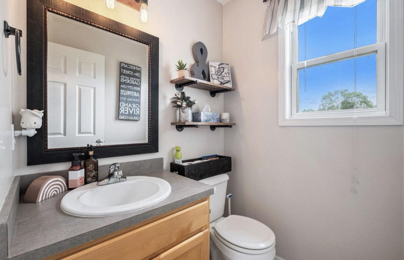 730 Splitrail Avenue NW Grand Rapids MI 49504