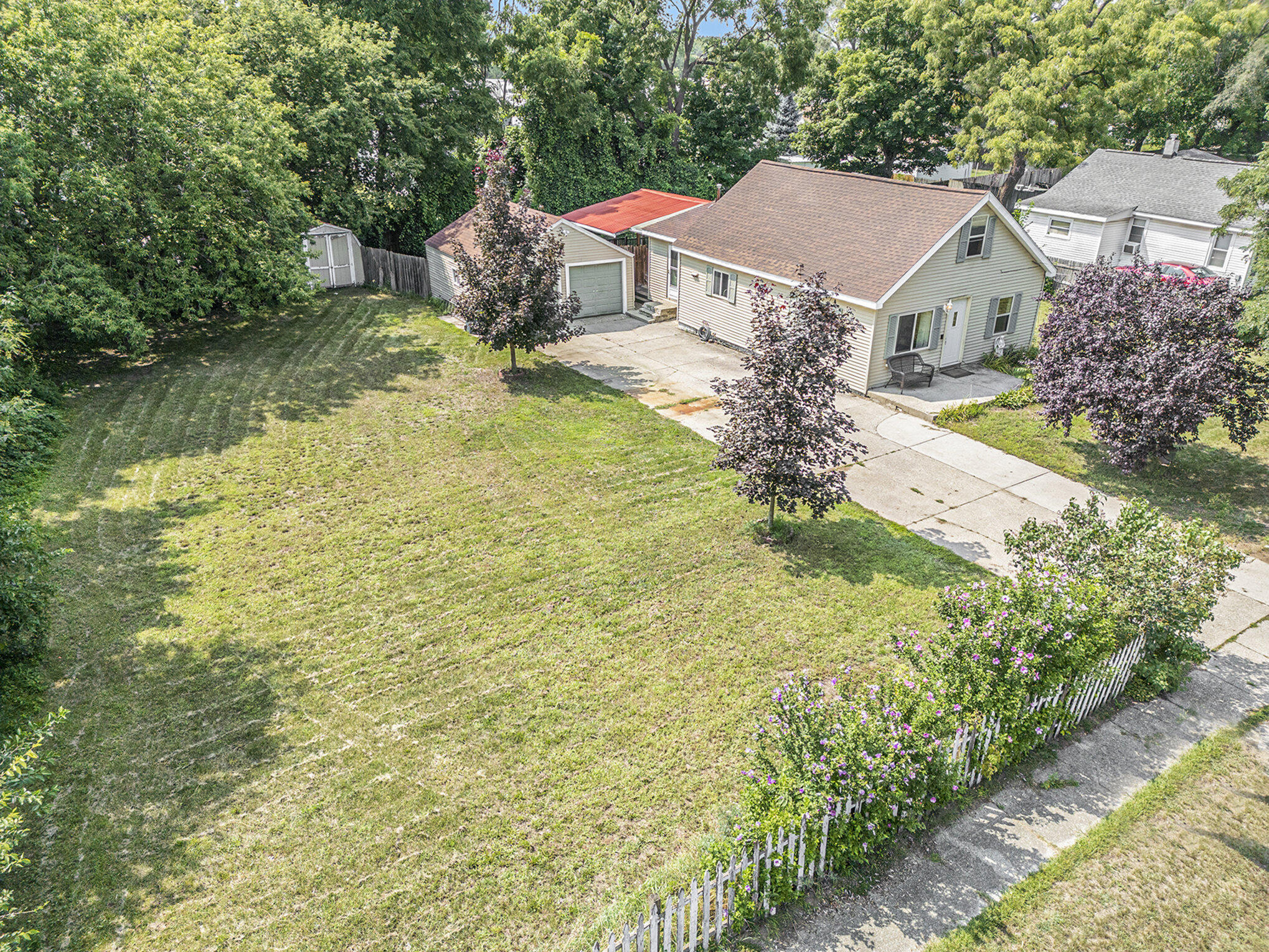 5529 Averill Avenue SW Grand Rapids MI 49548