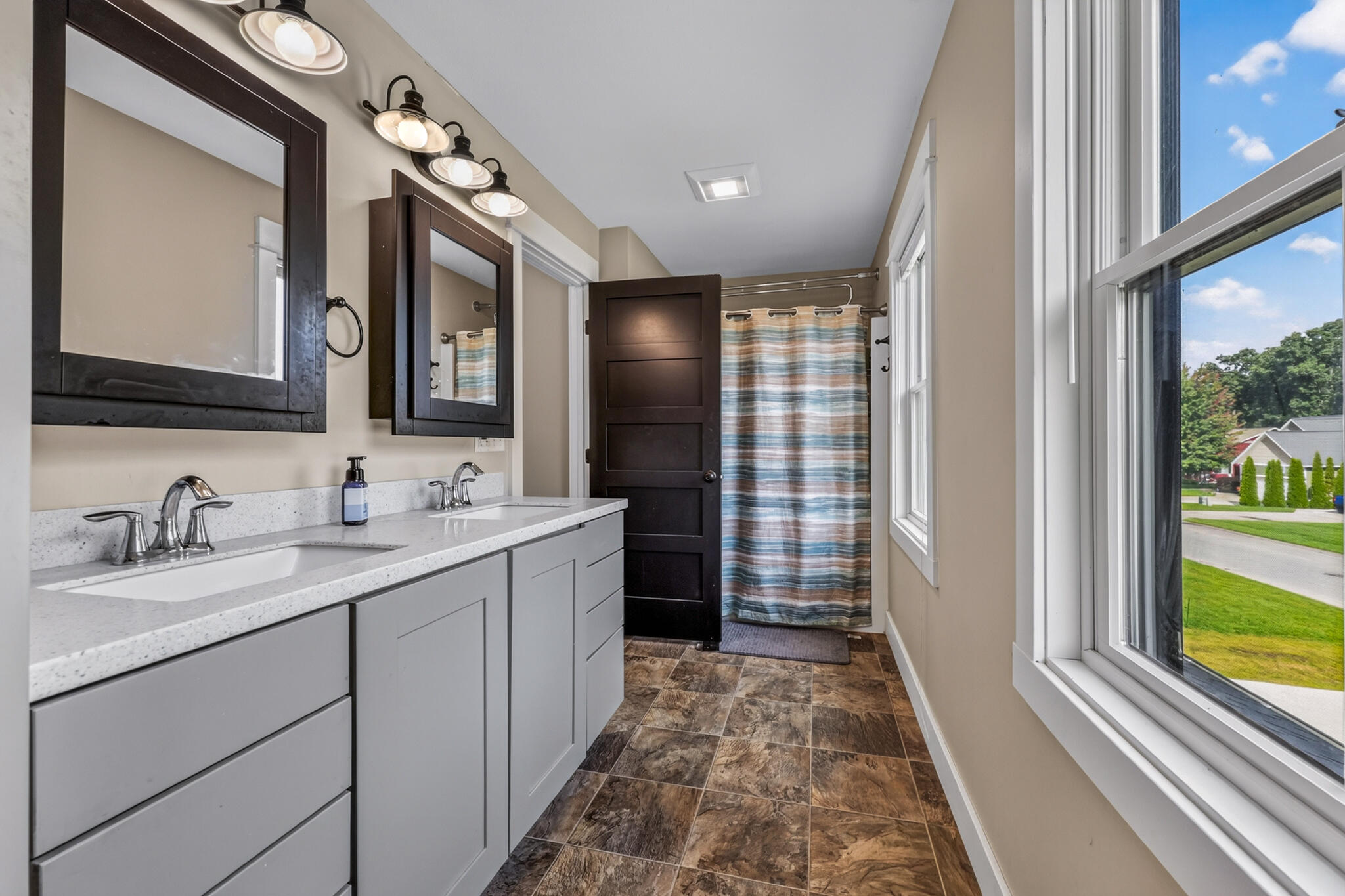2525 Chestnut Trail Muskegon MI 49442