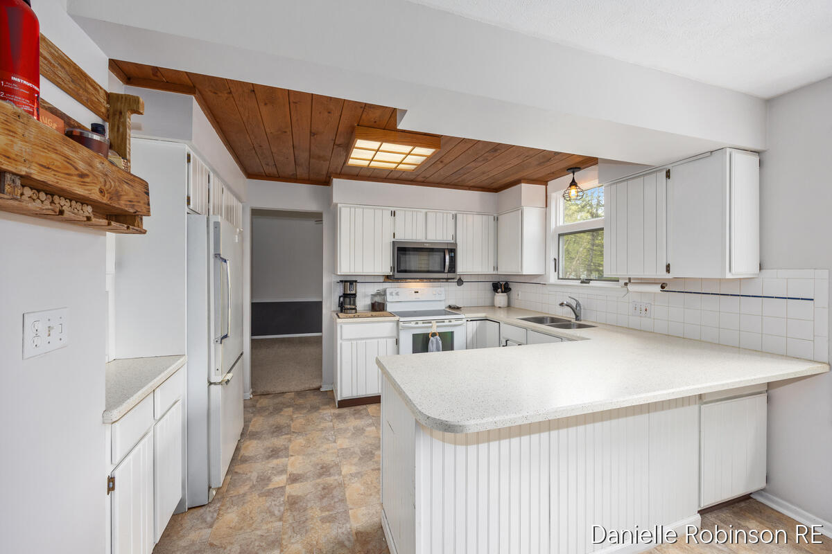 3460 Sunnyhill Street NE Rockford MI 49341