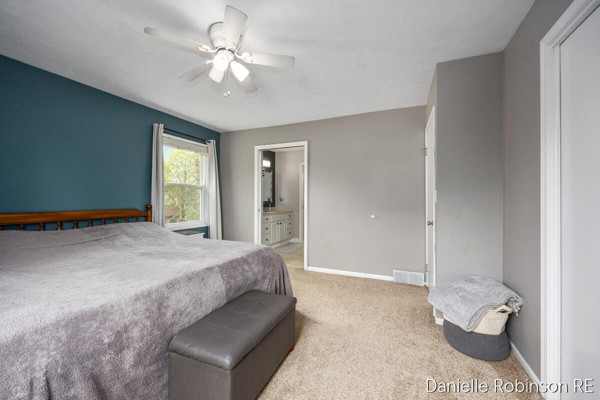 3460 Sunnyhill Street NE Rockford MI 49341