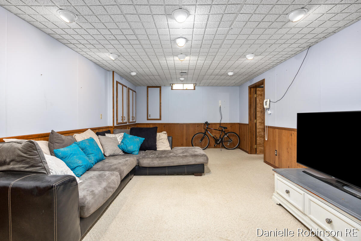 3460 Sunnyhill Street NE Rockford MI 49341