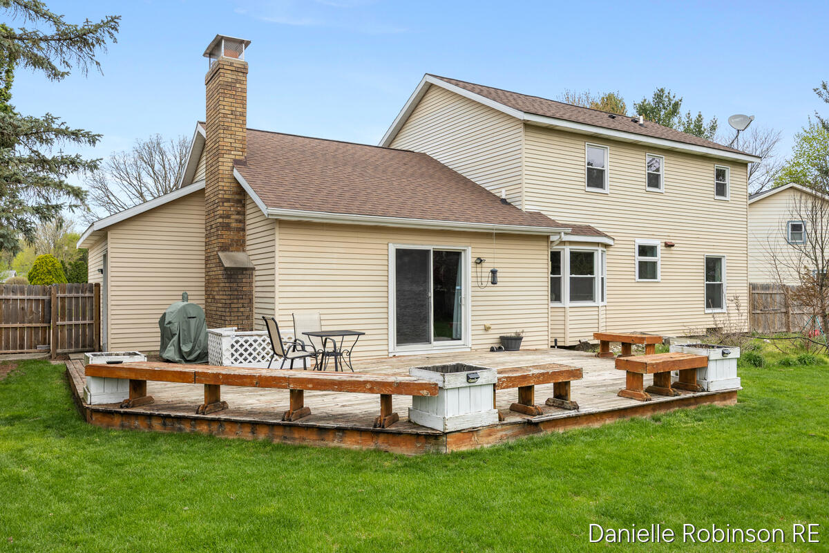 3460 Sunnyhill Street NE Rockford MI 49341