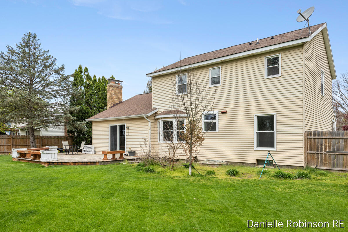 3460 Sunnyhill Street NE Rockford MI 49341