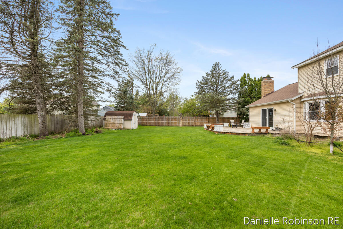 3460 Sunnyhill Street NE Rockford MI 49341