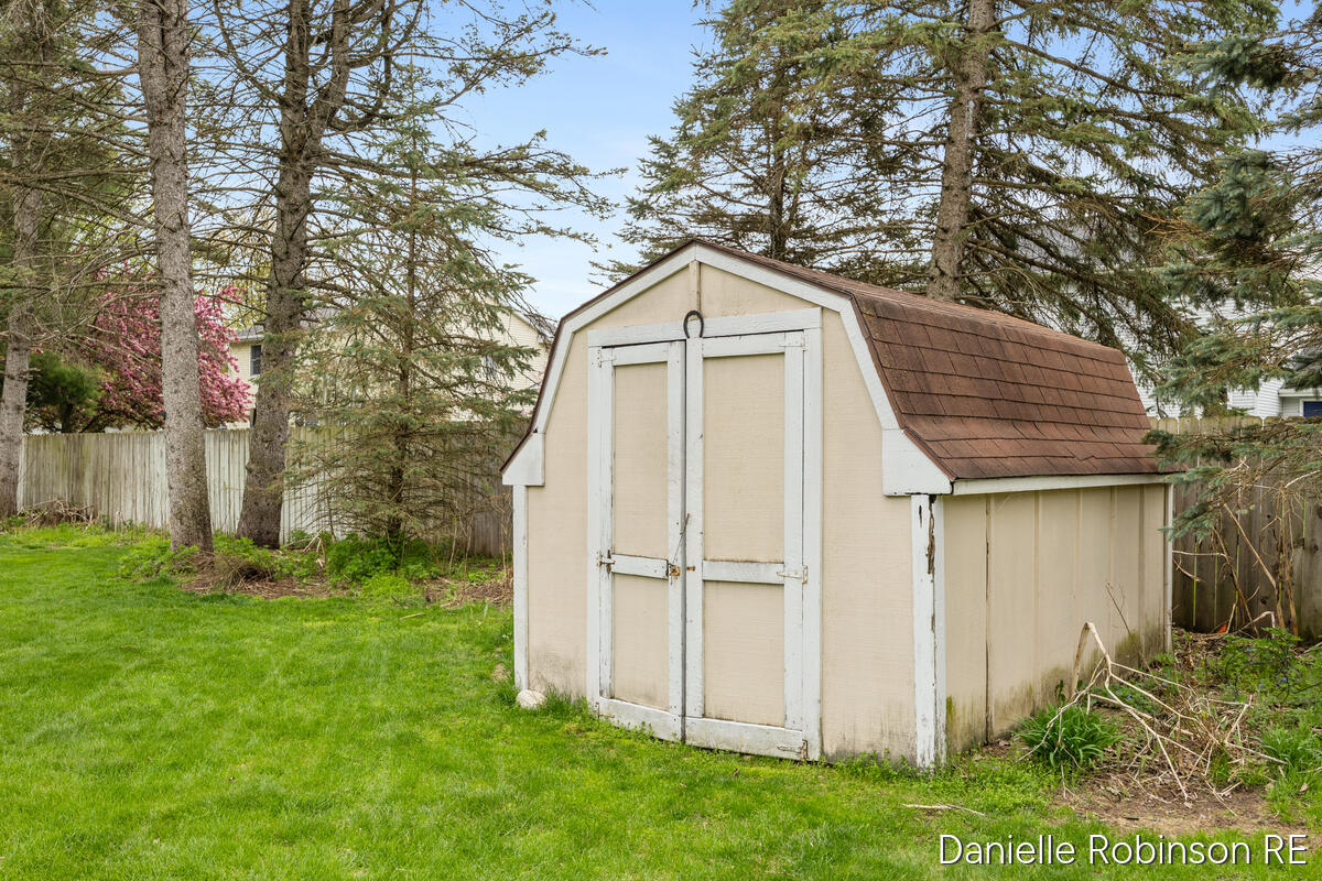 3460 Sunnyhill Street NE Rockford MI 49341