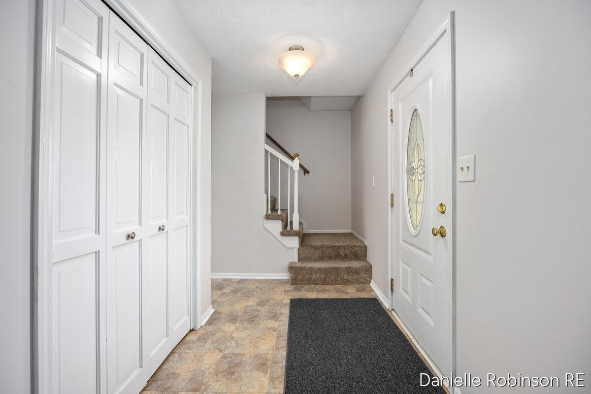 3460 Sunnyhill Street NE Rockford MI 49341