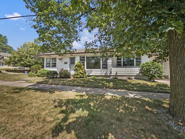 2320 Diamond Avenue NE Grand Rapids MI 49505