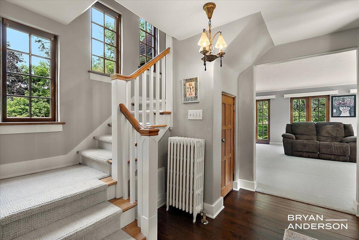 1830 Bridge Street NW Grand Rapids MI 49504