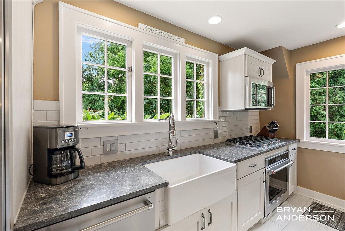 1830 Bridge Street NW Grand Rapids MI 49504