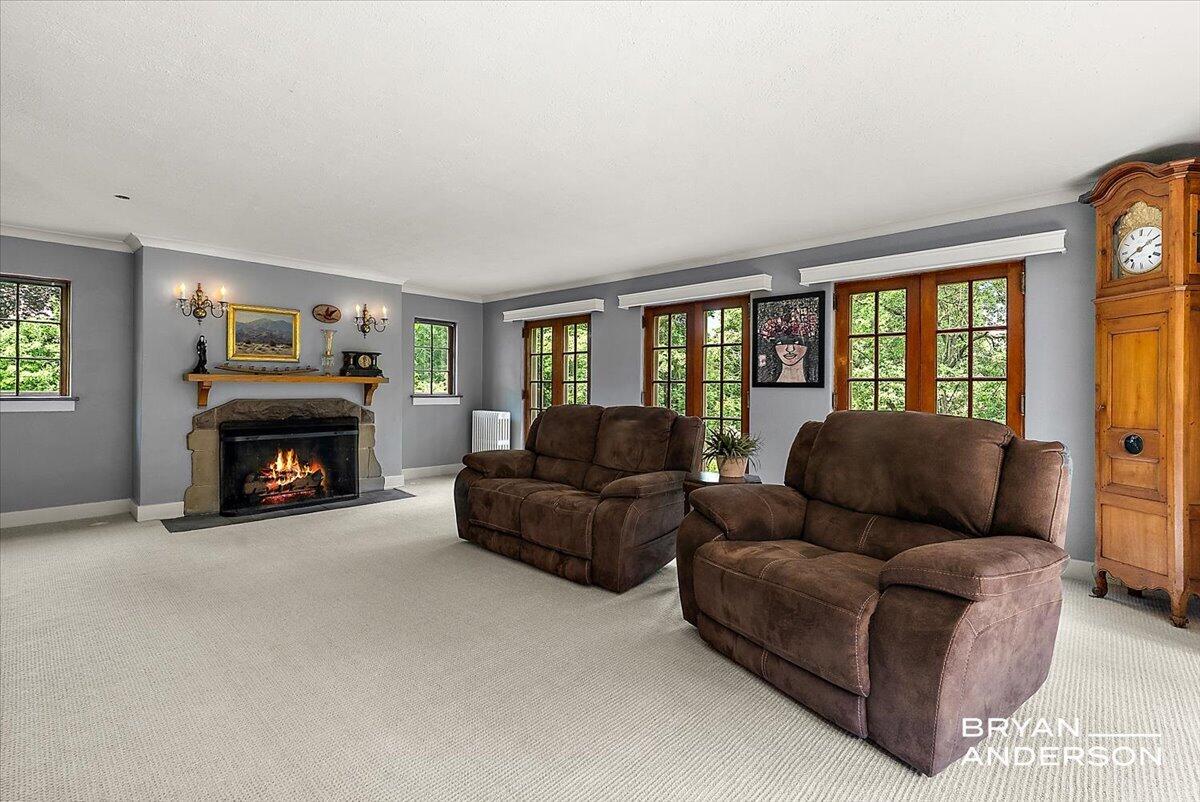 1830 Bridge Street NW Grand Rapids MI 49504