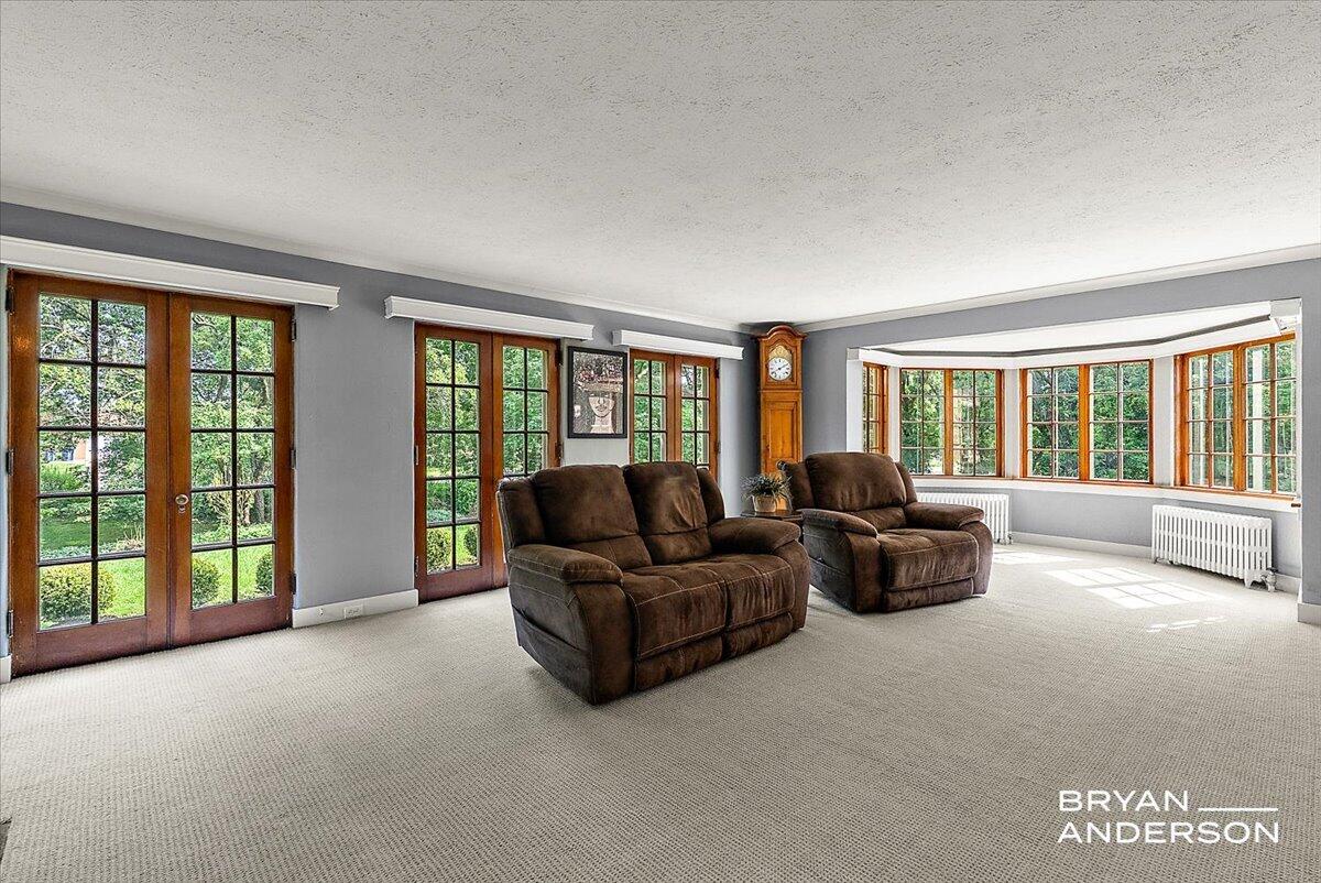 1830 Bridge Street NW Grand Rapids MI 49504