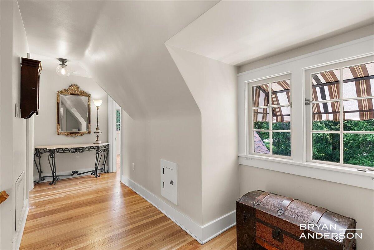 1830 Bridge Street NW Grand Rapids MI 49504