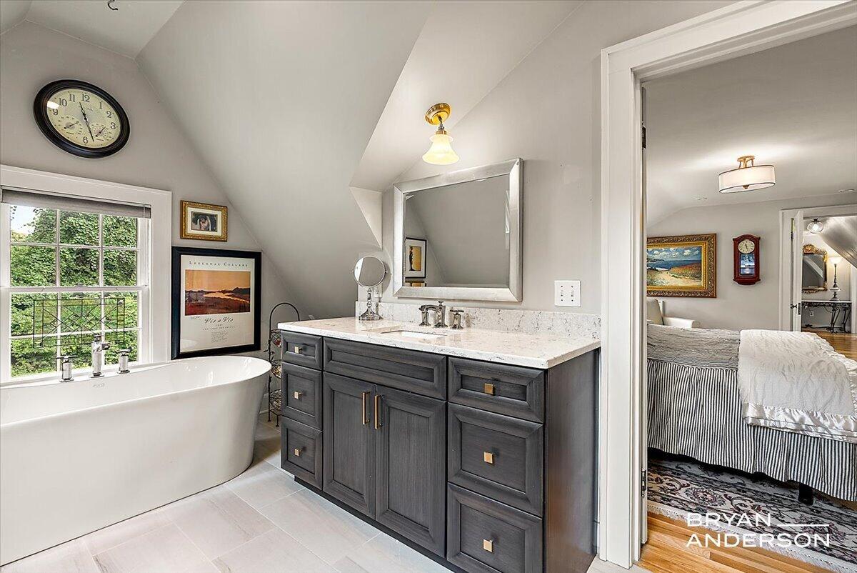 1830 Bridge Street NW Grand Rapids MI 49504
