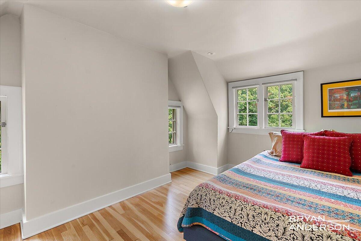 1830 Bridge Street NW Grand Rapids MI 49504