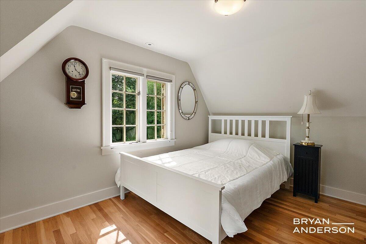 1830 Bridge Street NW Grand Rapids MI 49504