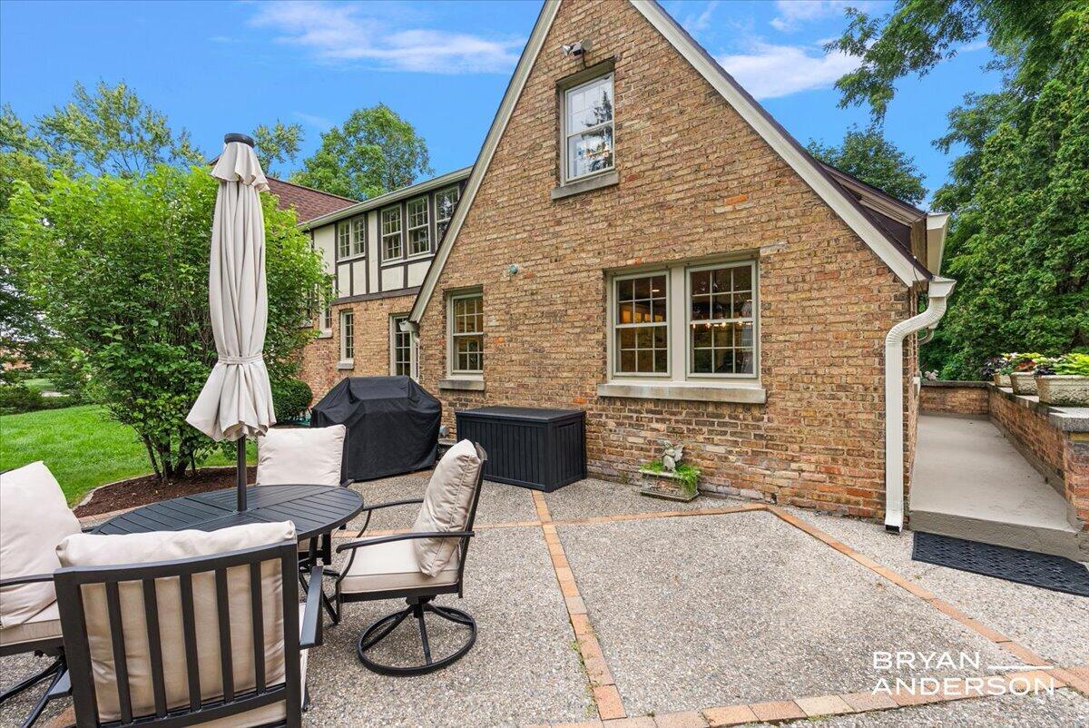1830 Bridge Street NW Grand Rapids MI 49504