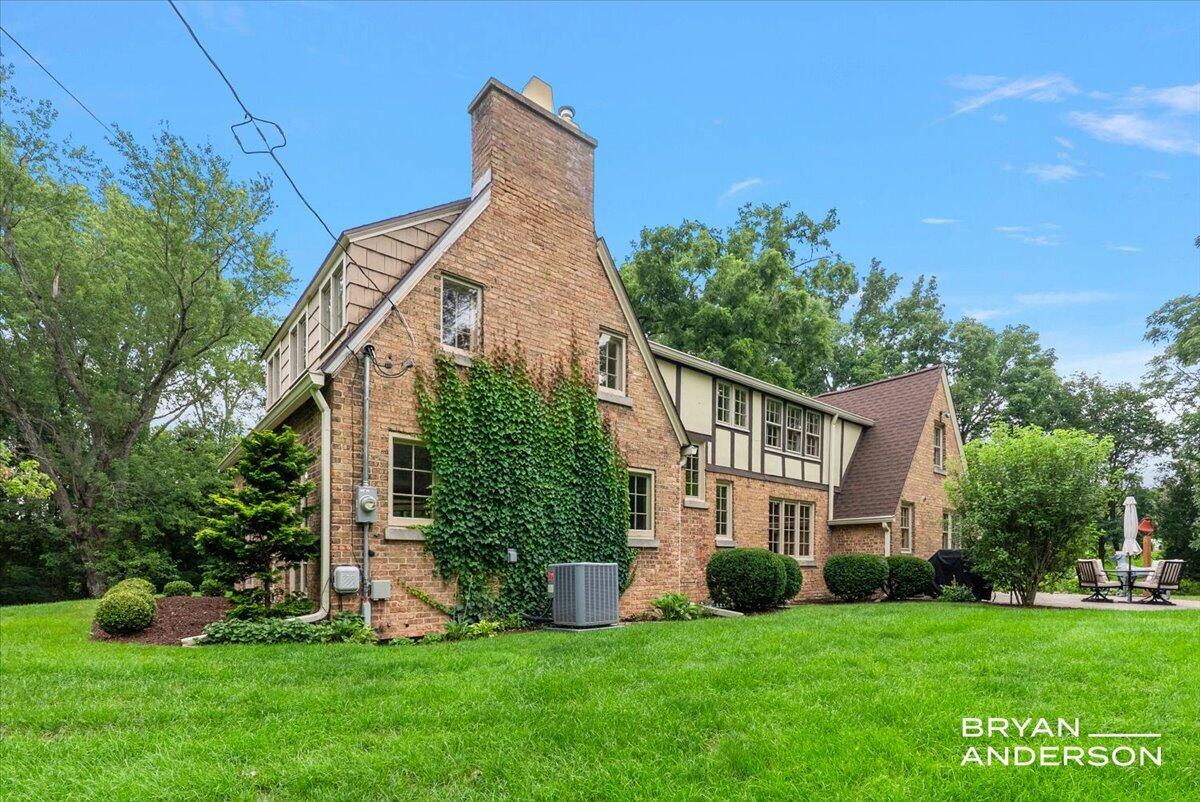 1830 Bridge Street NW Grand Rapids MI 49504