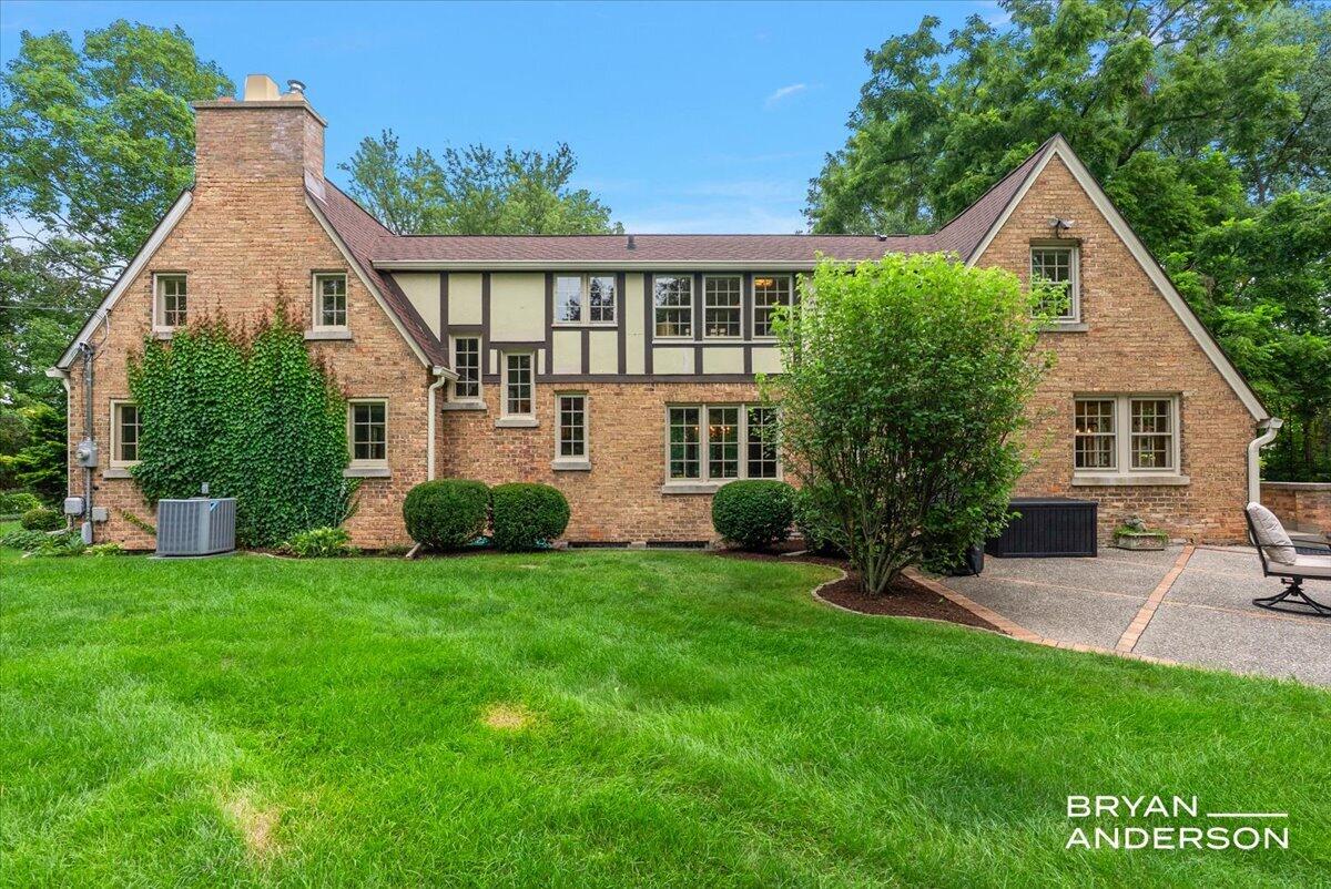 1830 Bridge Street NW Grand Rapids MI 49504