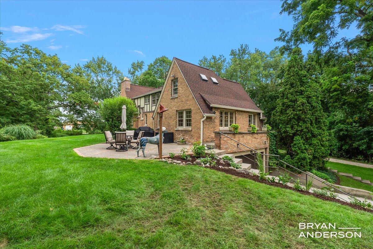1830 Bridge Street NW Grand Rapids MI 49504
