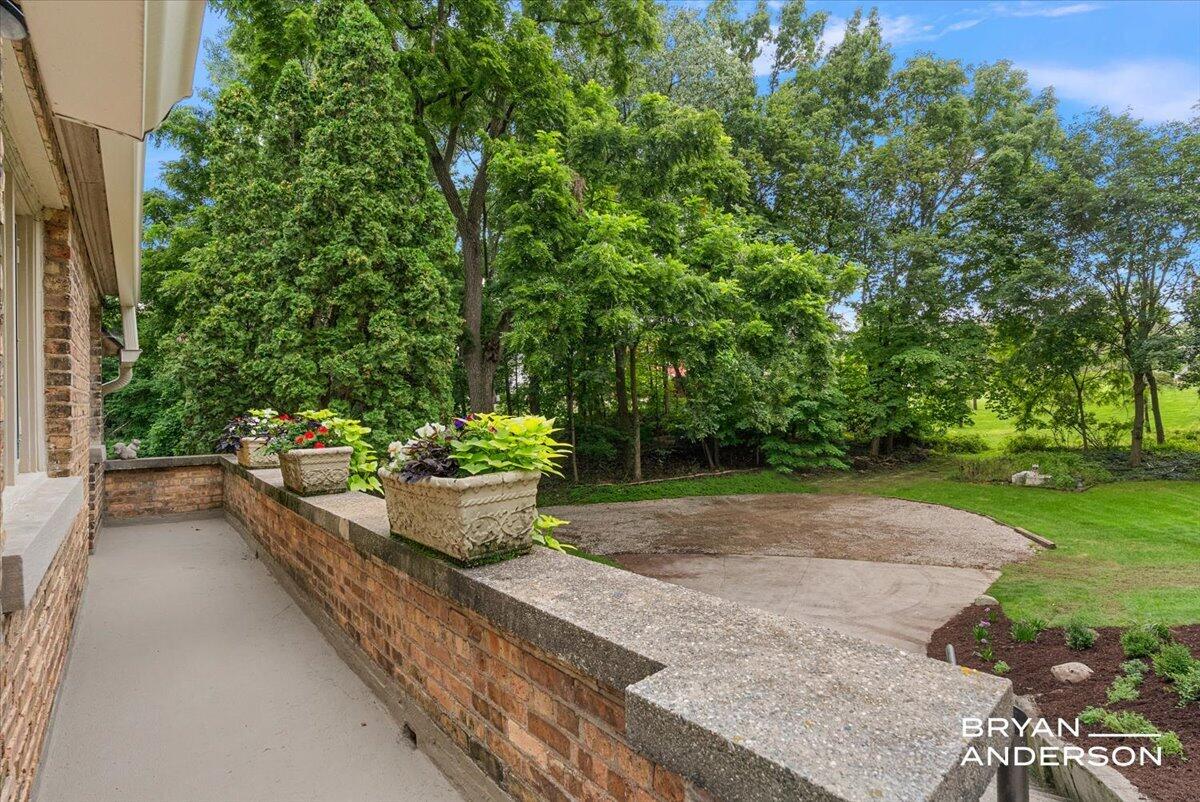 1830 Bridge Street NW Grand Rapids MI 49504