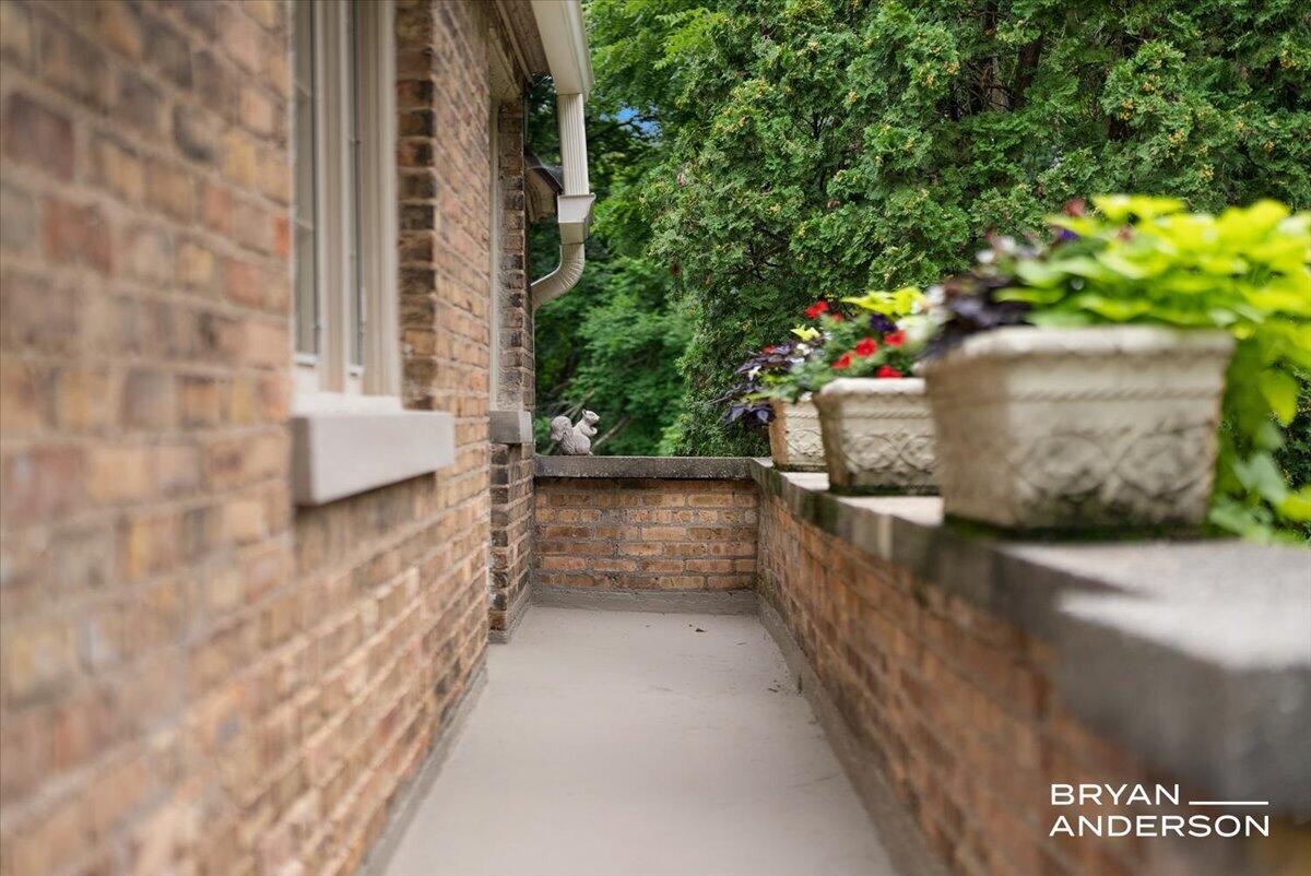 1830 Bridge Street NW Grand Rapids MI 49504