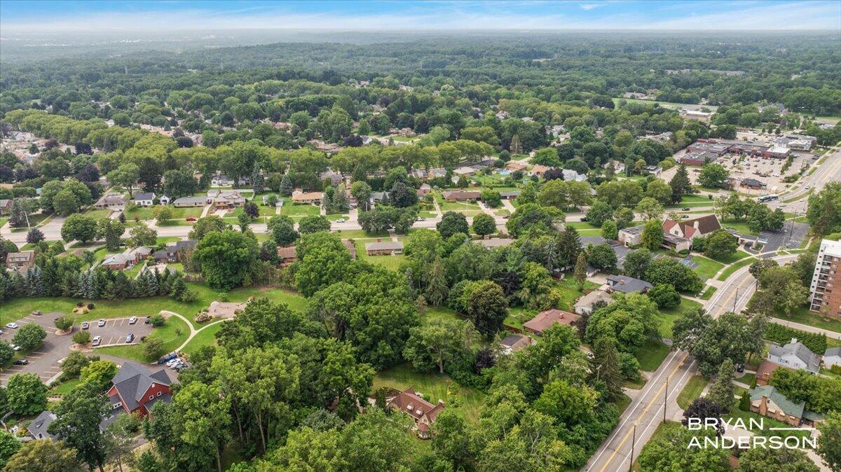 1830 Bridge Street NW Grand Rapids MI 49504