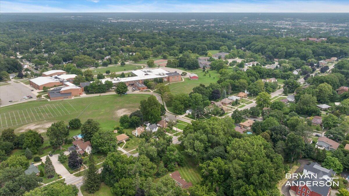 1830 Bridge Street NW Grand Rapids MI 49504