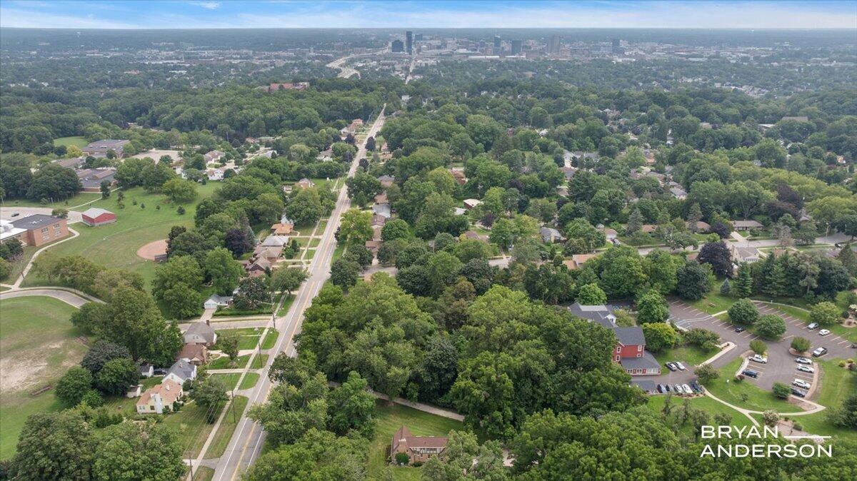 1830 Bridge Street NW Grand Rapids MI 49504