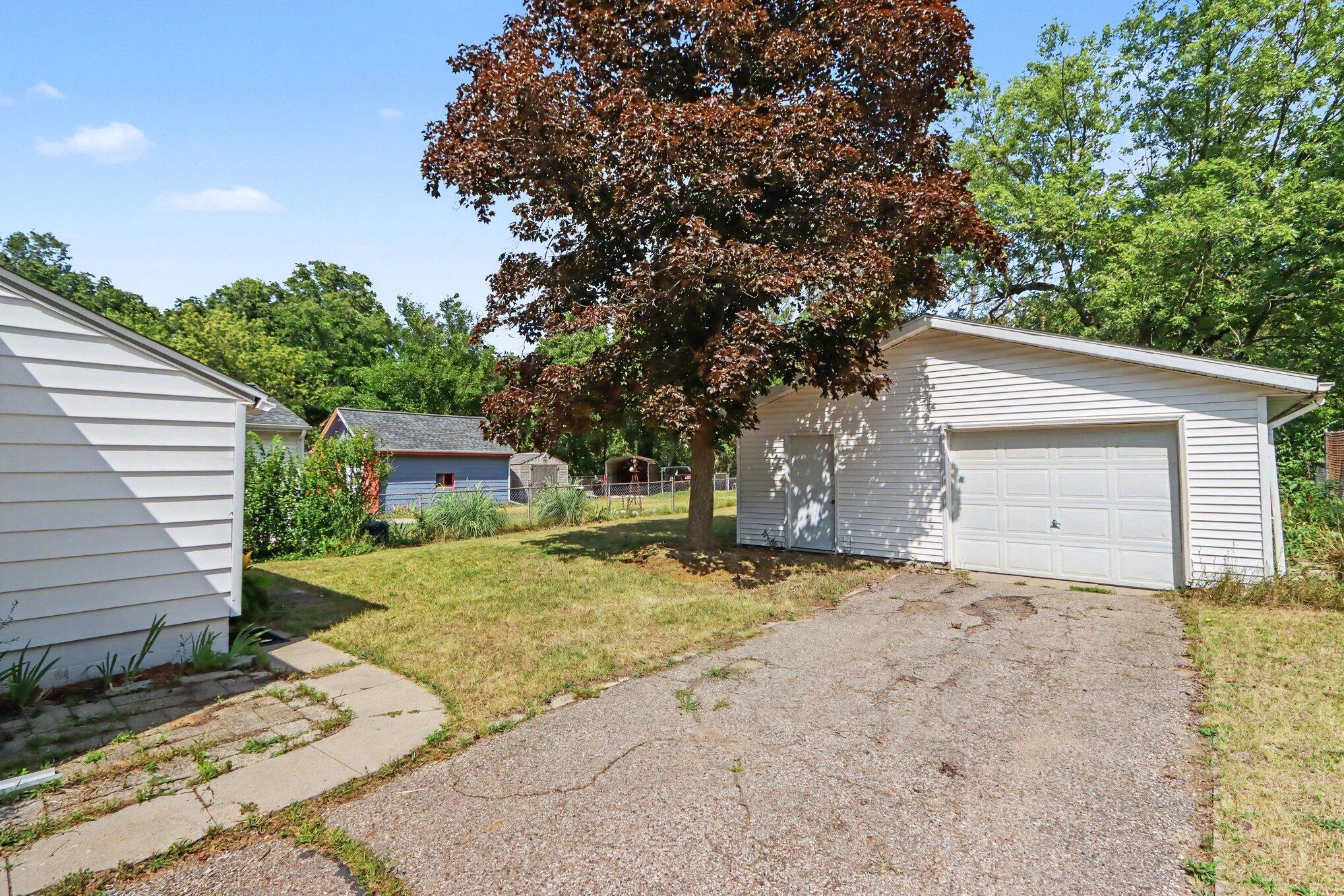 3719 Ash Street Kalamazoo MI 49001